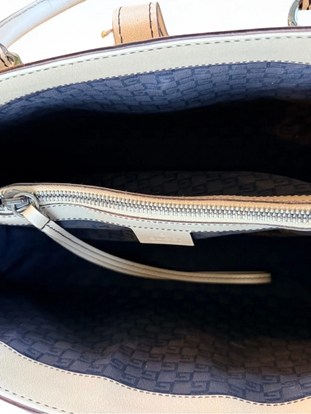 Gucci Cream Leather Tote Shoulder Bag with Silver Hardware